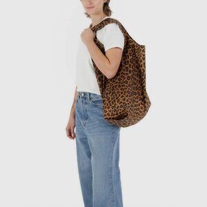 Big Baggu Leopard foldable tote bag